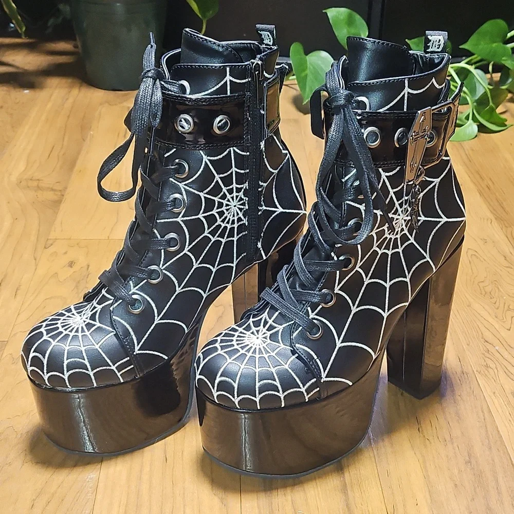 Demonia Spiderweb Torment Boots - Picture 1 of 11